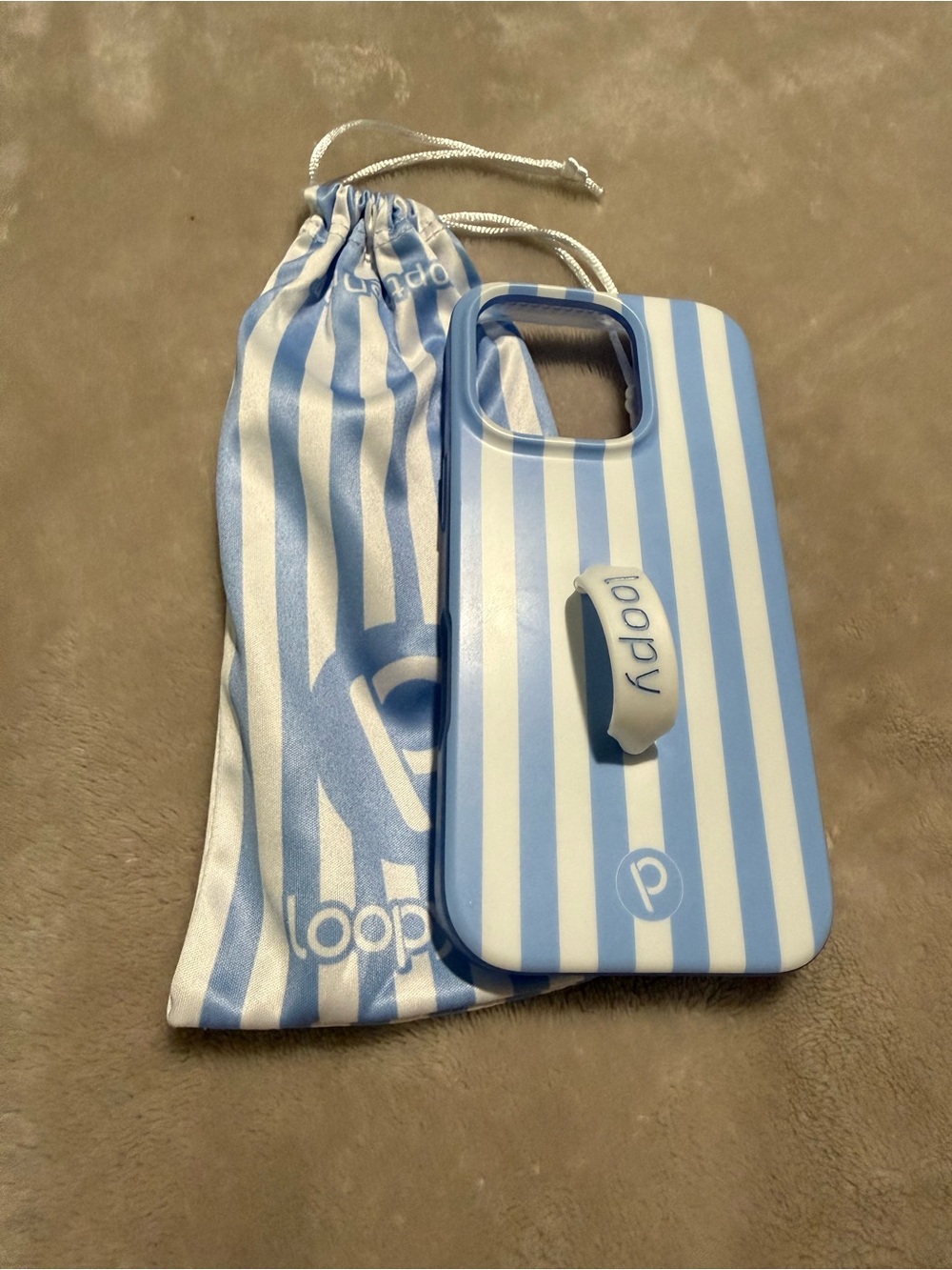 Loopy case IPhone 16 pro